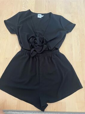 Princess Polly tie front romper